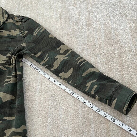 Forever 21 Camo Long Sleeve Denim Snap Shirt Jacket Shacket S - Picture 7 of 8